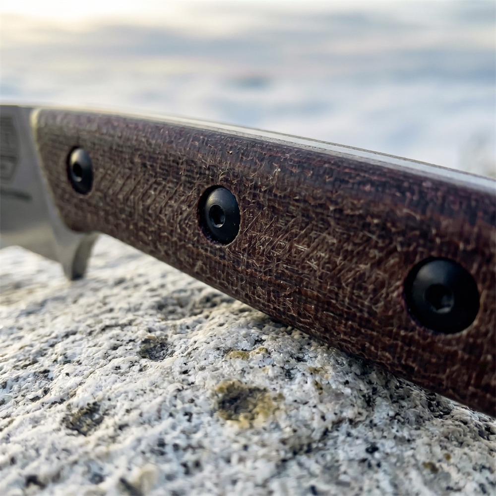 سكين نجاة خارجي ذو نصل ثابت، ب - مراجعة Bushcraft Knife Fixed وسعره
